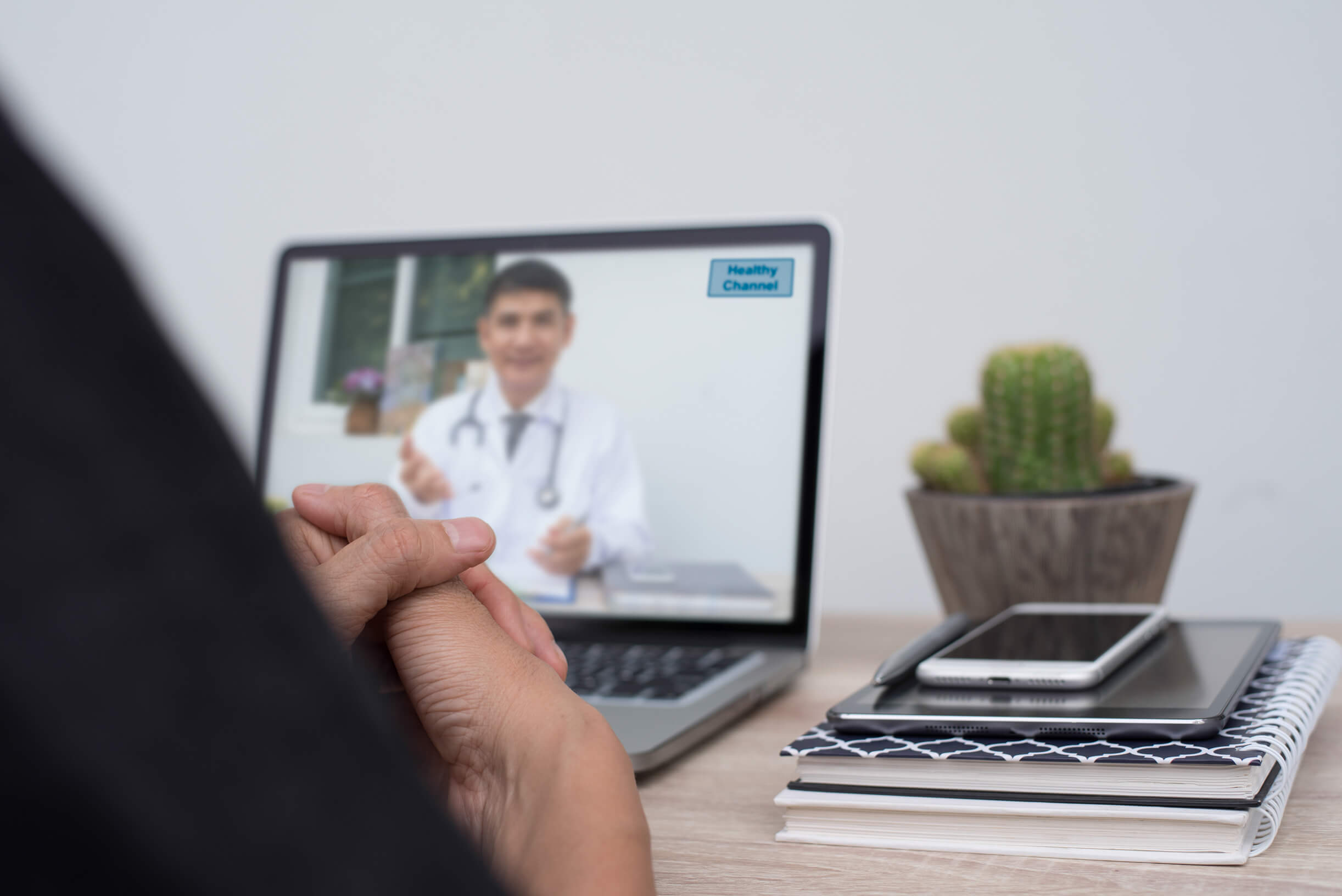 patient talking to doctor on video